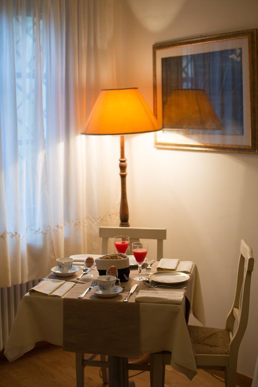 Residenze L'Uncinaia Holiday House Perugia Habitación foto